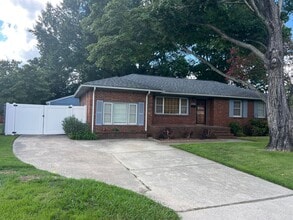Building Photo - 805 Gammon Rd
