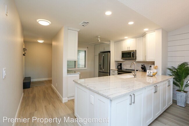 Foto del edificio - 3 br, 2 bath House - 5733 Deauville Circle...