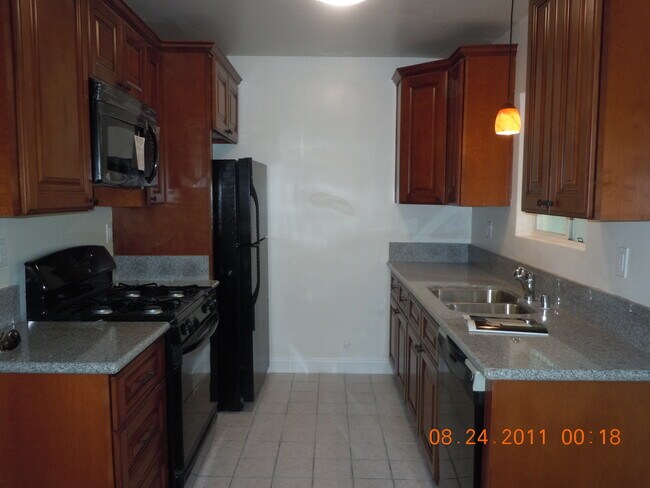 Foto del edificio - 6339 Morse Ave
