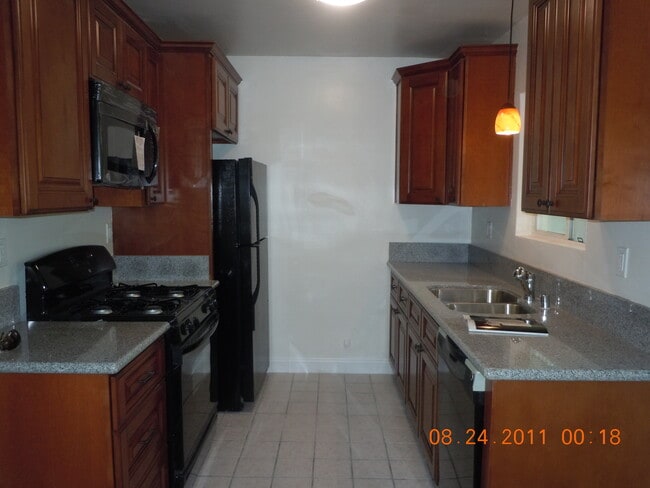 Building Photo - 6339 Morse Ave