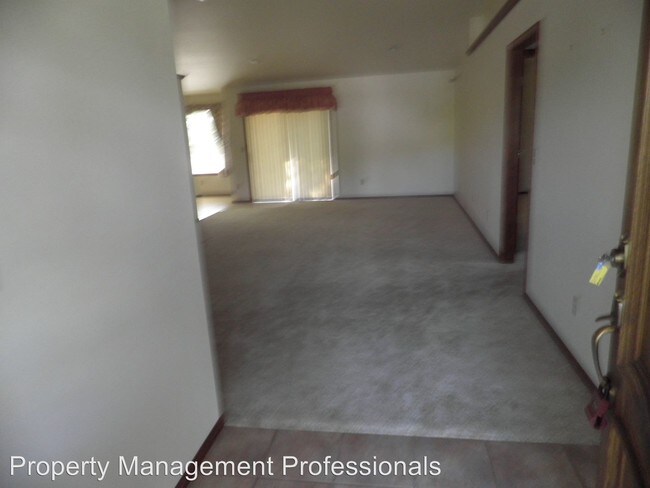 Foto del edificio - 3 br, 2 bath House - 1845 SW Topaz Ln