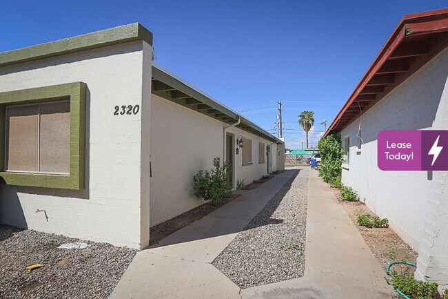 Building Photo - 2320 E Broadway Rd