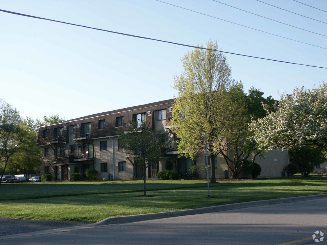 Primary Photo - 90-92 Olesen Dr