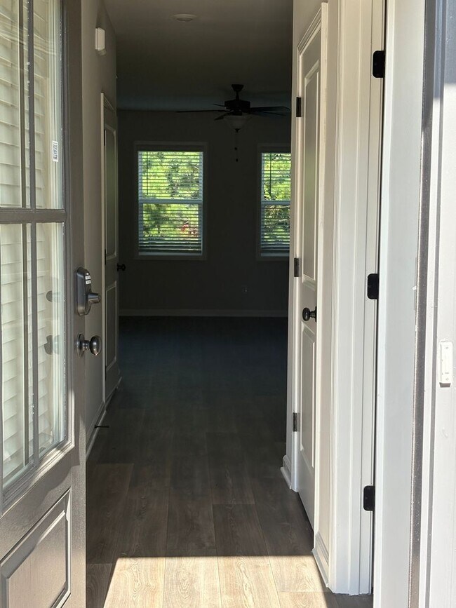 Building Photo - Charming 3BR Townhome in Adairsville