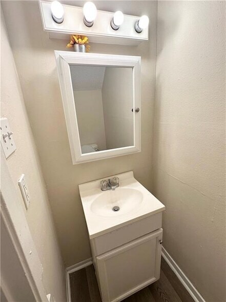 Foto del edificio - 653 Farmington Pl
