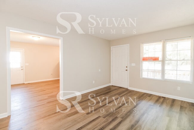 Foto del edificio - Step into sunshine and serenity at 1702 Ra...