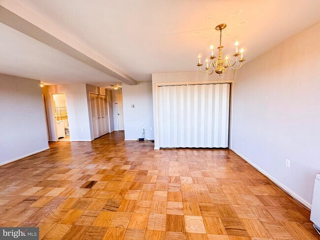 Foto del edificio - 10201 Grosvenor Pl