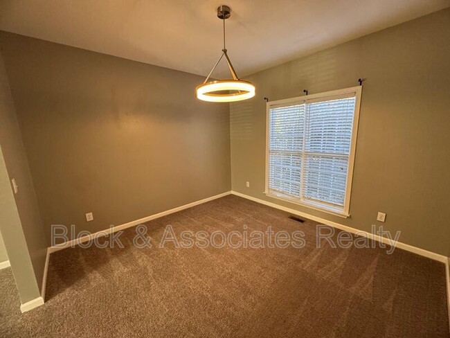 Building Photo - 3228 Forest Mill Cir