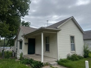 Building Photo - 1923 Savannah Ave