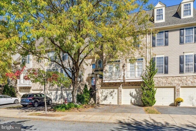 Foto del edificio - 2442 Rippling Brook Rd