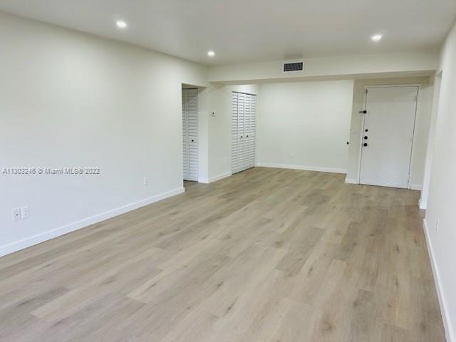 Foto del edificio - 7787 SW 86th St