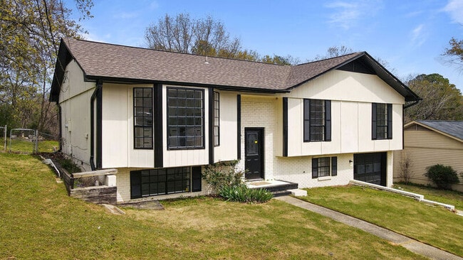 Building Photo - 1748 Sonia Dr