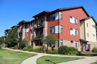 Building Photo - 2715 Iowa Dr