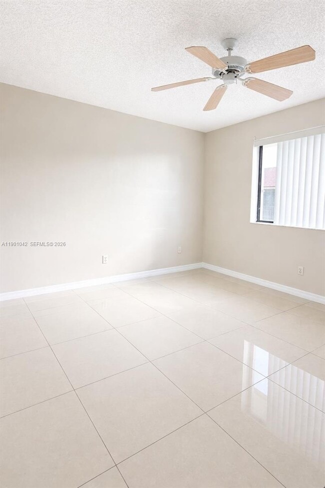 Building Photo - 160 NW 60th Ave