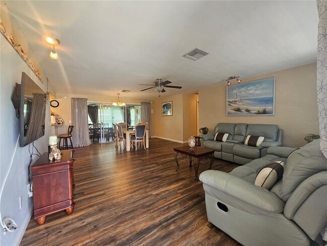 Building Photo - 672 Gershwin Dr