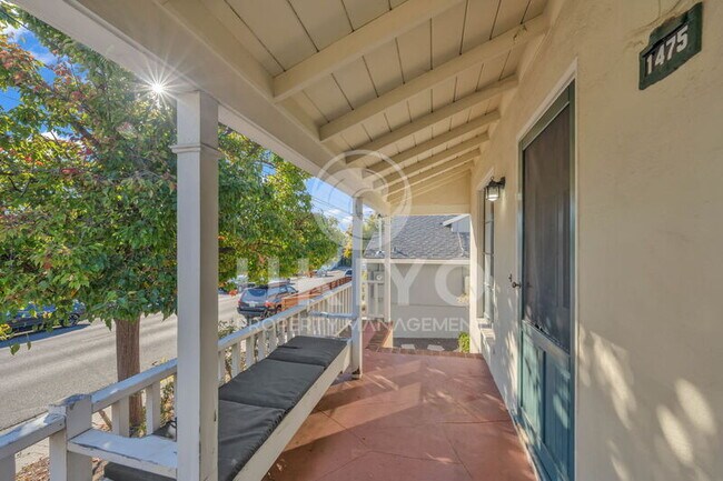Foto del edificio - 1475 Cedar St