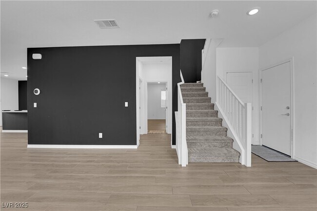 Building Photo - 195 Vander Rdg St