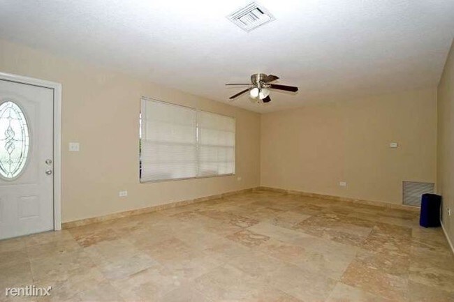 Building Photo - 3 br, 2 bath House - 2650 NW 64th Ave