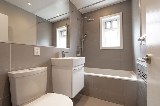 Building Photo - 95 Jameson Ave