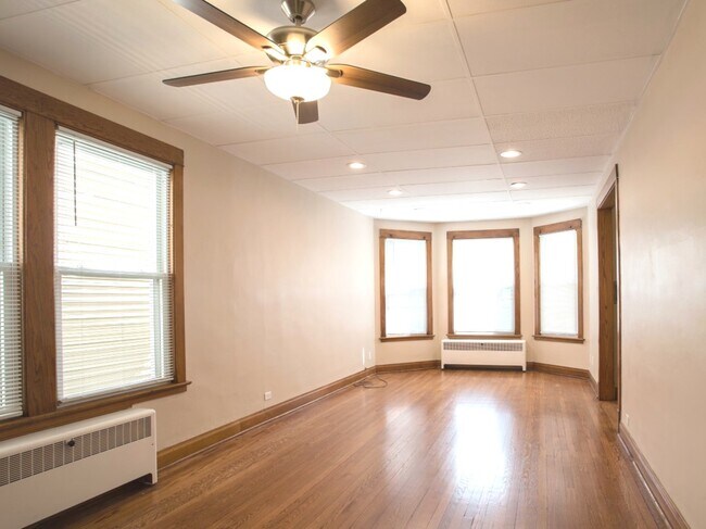 Foto del edificio - 2440 W Cuyler Ave