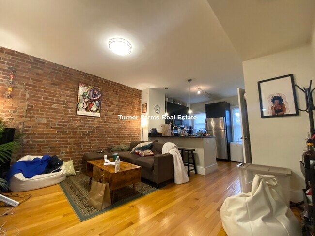 Foto del edificio - 14 Parker Hill Ave