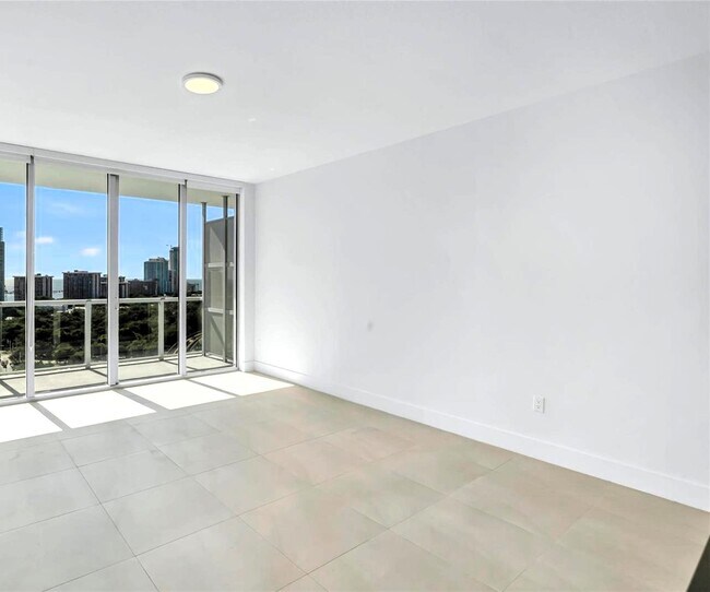 Foto del edificio - 79 SW 12th St