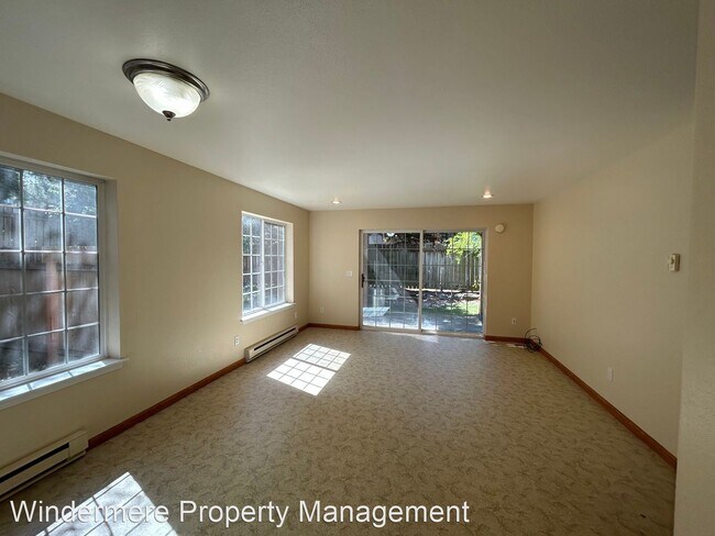 Building Photo - 2 br, 1 bath House - 1808 E Sunset #102