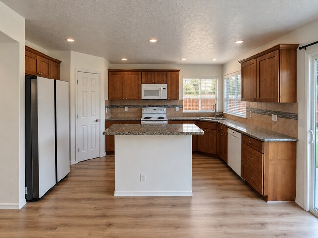 Building Photo - 2856 W Lost Rapids Dr