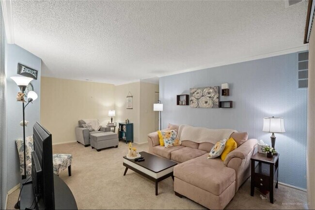 Living Room - 1037 Village Round
