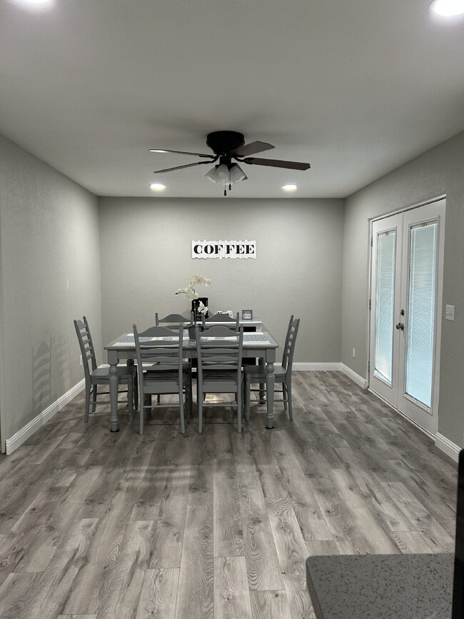 Building Photo - "Well Maintained 3-Bedroom, 2 Bathroom in Yuma Valley!"