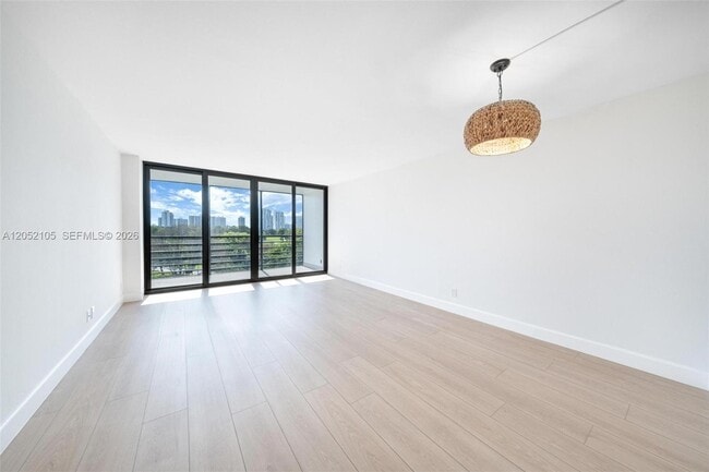 Foto del edificio - 20400 W Country Club Dr
