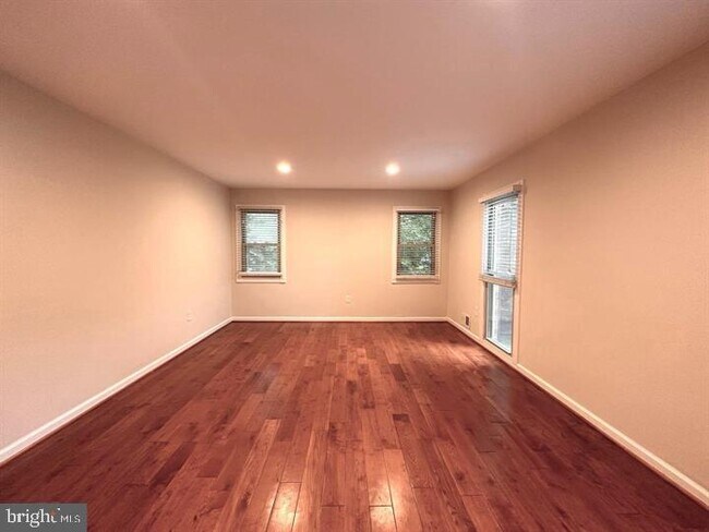 Foto del edificio - 3126 Flintlock Rd