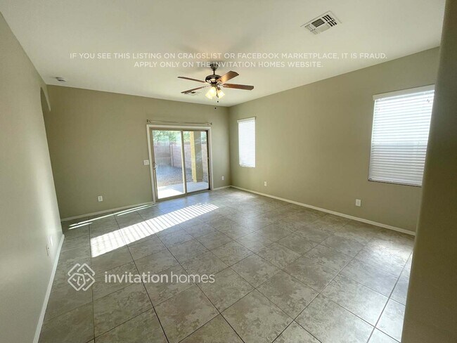 Foto del edificio - 649 E Canyon Rock Rd