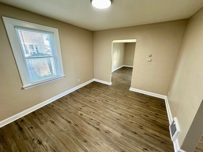 Foto del edificio - 1516 Crescent Rd SW