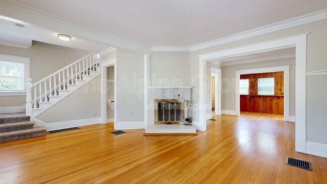 Foto del edificio - 2977 N Willamette Blvd