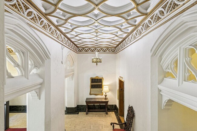 Interior Photo - New King Edward Apartments