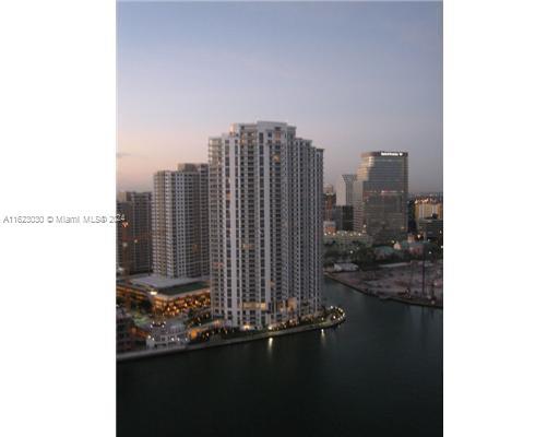 Foto del edificio - 335 S Biscayne Blvd