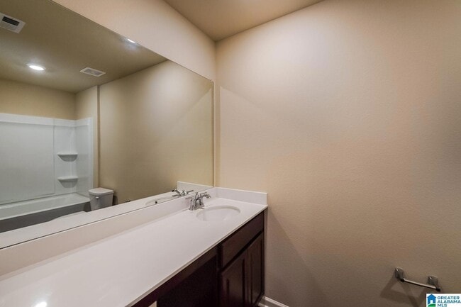 Foto del edificio - 484 Clover Cir