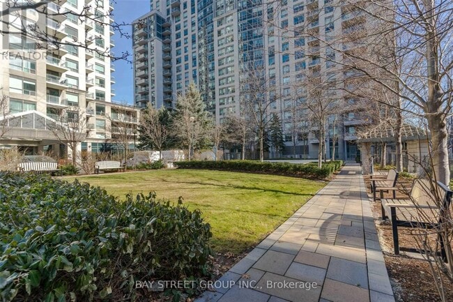 Building Photo - 21 Hillcrest Ave