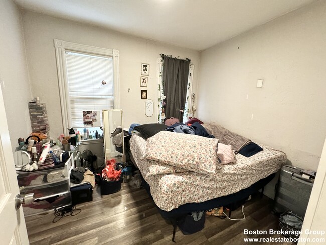 Building Photo - 45 Crescent Ave