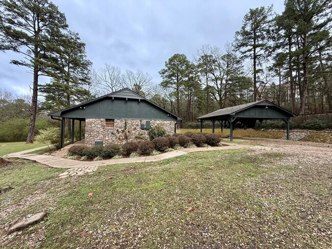 Building Photo - 5901 Star Ln