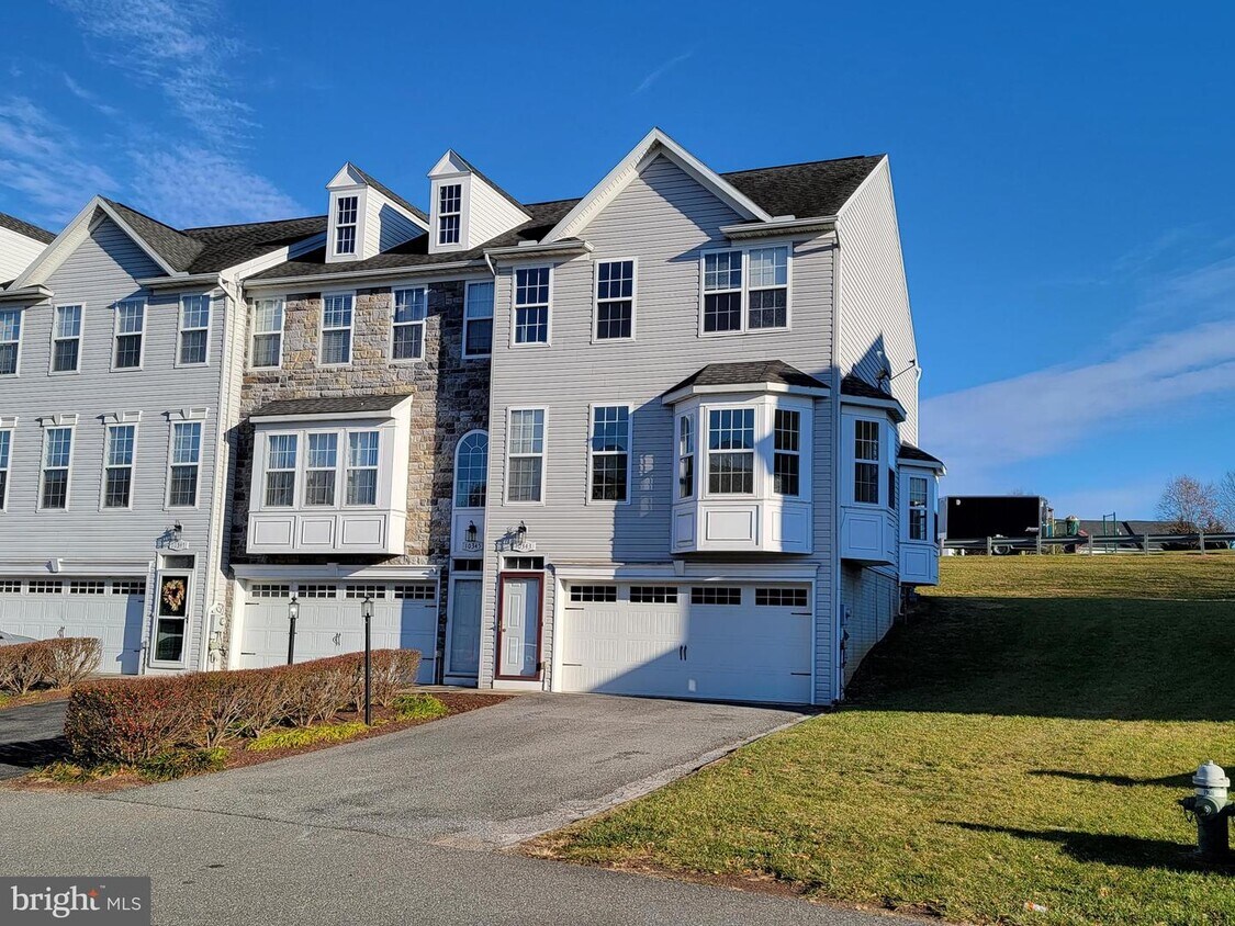 10343 Bridle Ct, Hagerstown, MD 21740 Townhome Rentals in Hagerstown