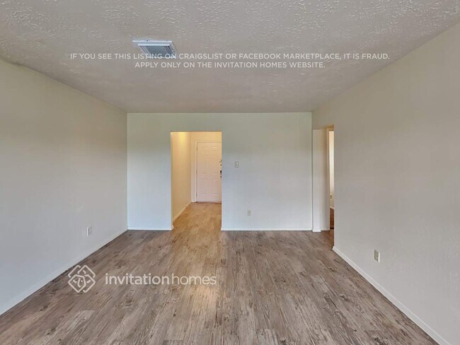 Foto del edificio - 9812 Robin St