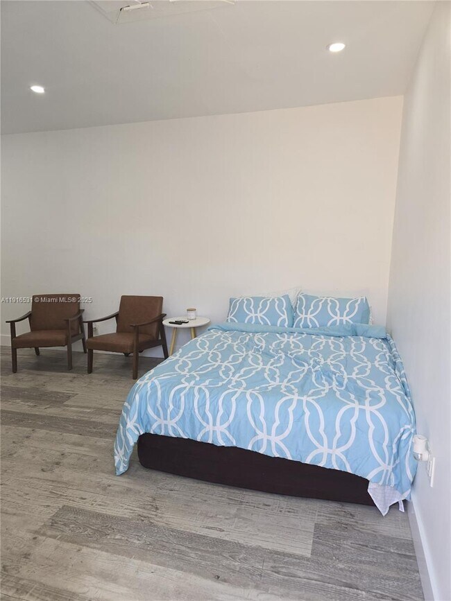 Foto del edificio - 11030 NW 18th St