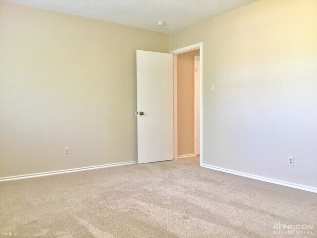 Building Photo - 6831 Evercrest Ln