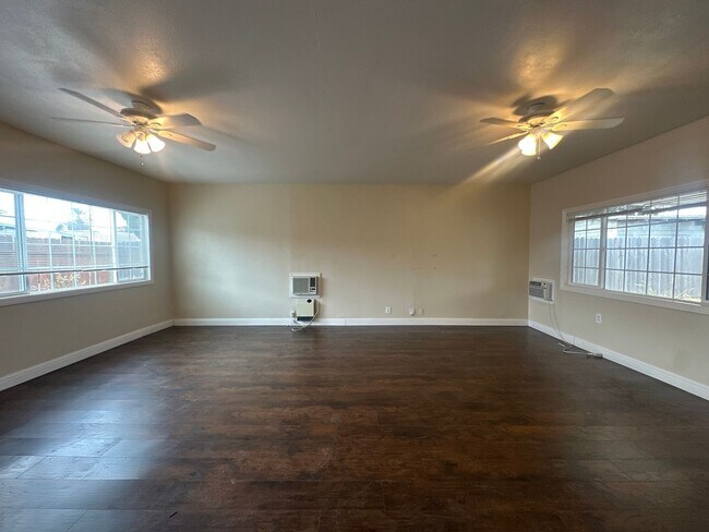 Foto del edificio - 1 BR w/ Bonus Room