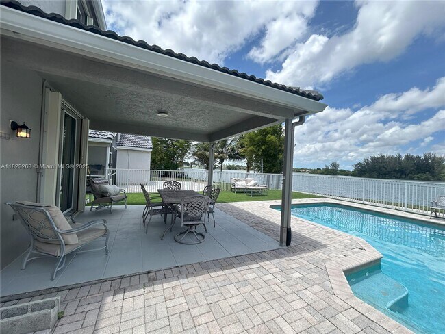Foto del edificio - 5708 S Plum Bay Pkwy