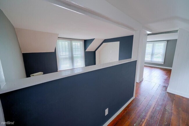 Foto del edificio - 3 br, 1.5 bath House - 325 Main Street