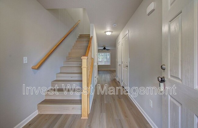 Building Photo - 9503 NE 72nd St