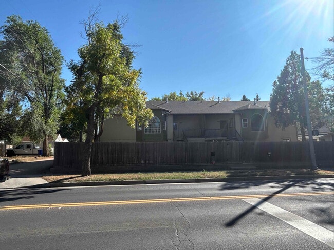 Photo - 913 E Uintah St (Colorado Springs, CO) Townhome